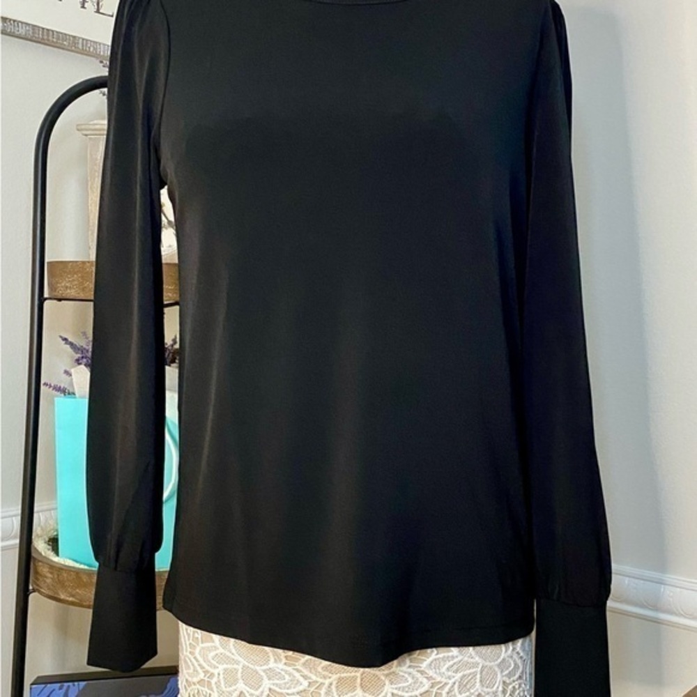 🌸CLEARANCE - Tahari Blouse - C4🖤